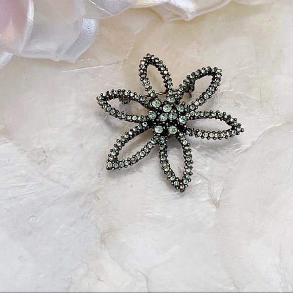 Antique Brass Tone Peridot Green Color Rhinestone Floral Statement Brooch 2 1/4” - Picture 2 of 8